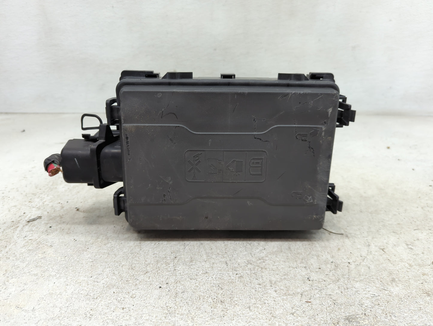 2016-2017 Chevrolet Silverado 1500 Fusebox Fuse Box Panel Relay Module Fits Fits 2016 2017 OEM Used Auto Parts - Oemusedauto