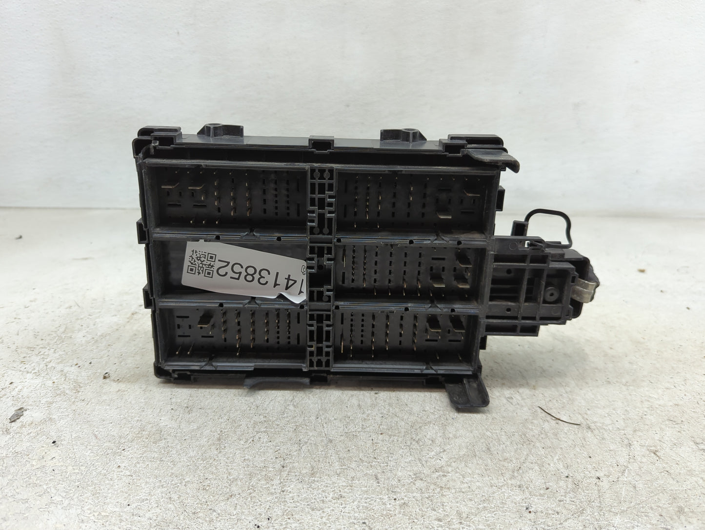 2016-2017 Chevrolet Silverado 1500 Fusebox Fuse Box Panel Relay Module Fits Fits 2016 2017 OEM Used Auto Parts - Oemusedauto