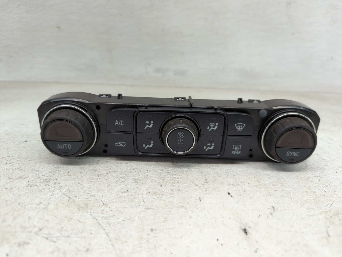 2014-2019 Chevrolet Silverado 1500 Climate Control Module Temperature AC/Heater Replacement P/N:815372982 23176290 Fits OEM 