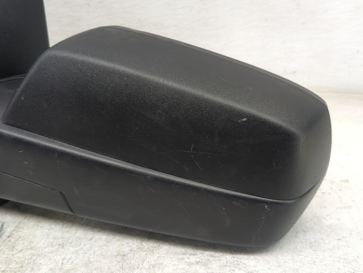2014-2019 Chevrolet Silverado 1500 Driver Side View Mirror - Left Door Mirror OEM Used - Oemusedautoparts1.com
