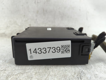 2014 Chevrolet Silverado 1500 Radio AM FM Cd Player Receiver Replacement P/N:13592715 111000-5530F101 Fits Fits 2013 2015 OEM Used Auto Parts