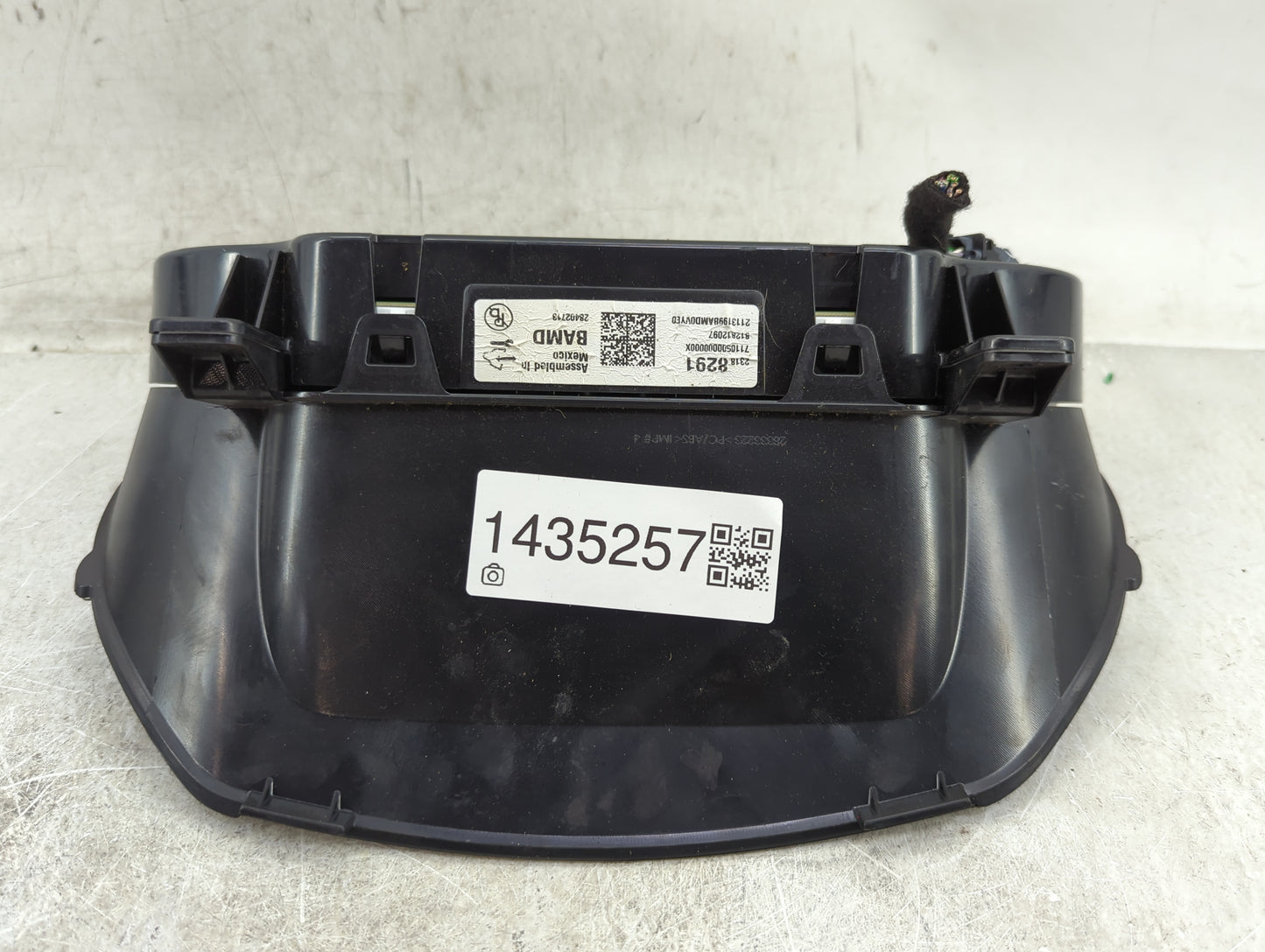 2014-2015 Chevrolet Silverado 1500 Instrument Cluster Speedometer Gauges P/N:23148291 7110500000000X Fits Fits 2014 2015 OEM