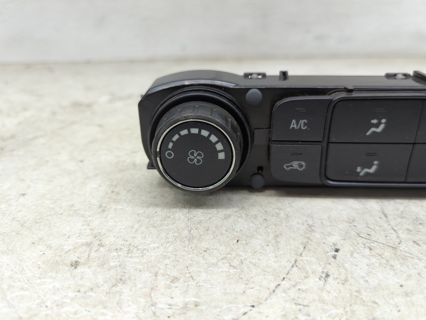 2014 Chevrolet Silverado 1500 Climate Control Module Temperature AC/Heater Replacement P/N:23168150 Fits OEM Used Auto Parts