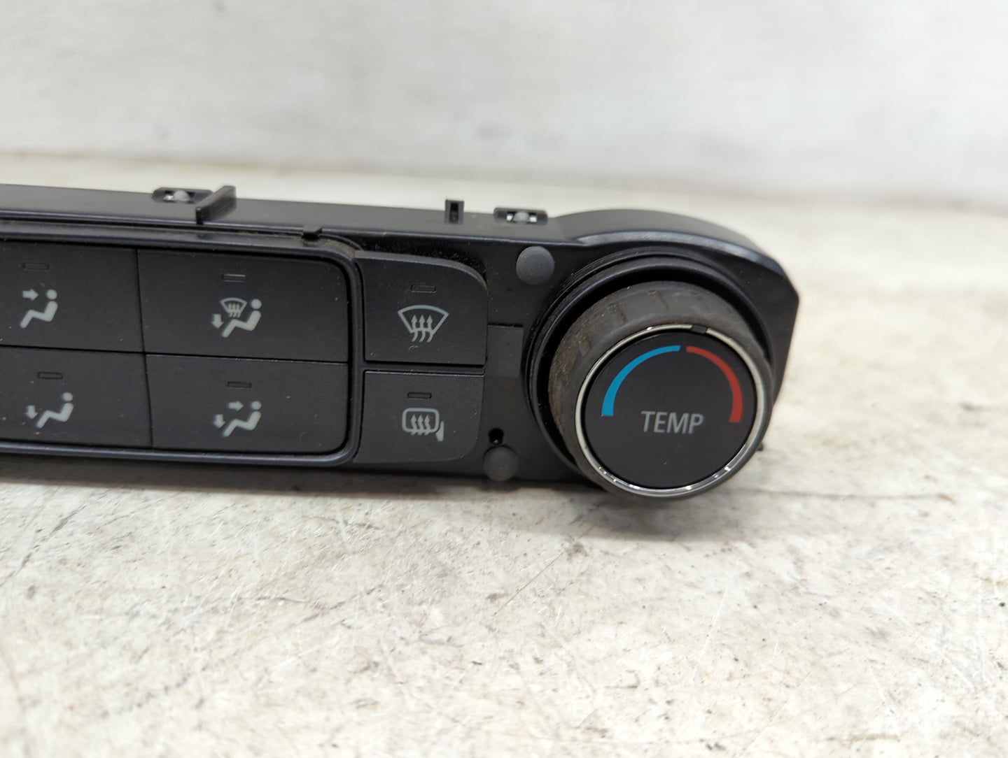 2014 Chevrolet Silverado 1500 Climate Control Module Temperature AC/Heater Replacement P/N:23168150 Fits OEM Used Auto Parts