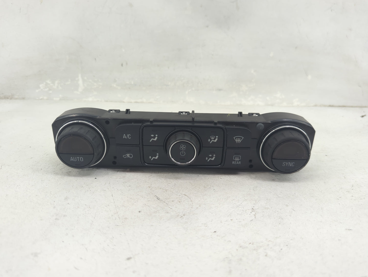2014 Chevrolet Silverado 1500 Climate Control Module Temperature AC/Heater Replacement P/N:23176290 815372982 Fits OEM Used 