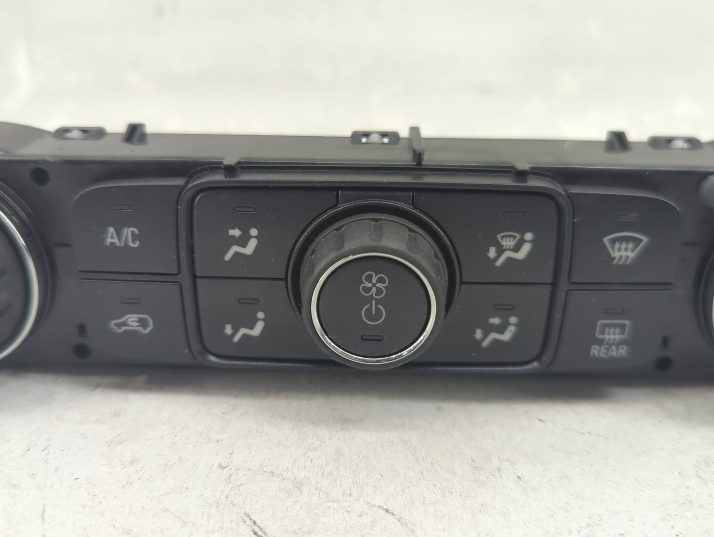2014 Chevrolet Silverado 1500 Climate Control Module Temperature AC/Heater Replacement P/N:23176290 815372982 Fits OEM Used 