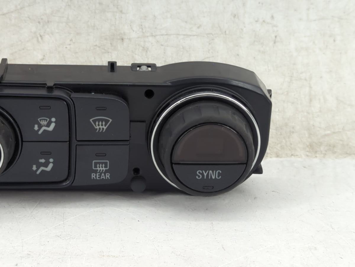 2014-2016 Chevrolet Silverado 1500 Climate Control Module Temperature AC/Heater Replacement P/N:23168157 7370200000000X Fits
