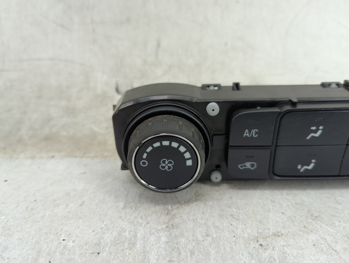 2014-2017 Chevrolet Silverado 1500 Climate Control Module Temperature AC/Heater Replacement P/N:23176279 7370200000000X Fits