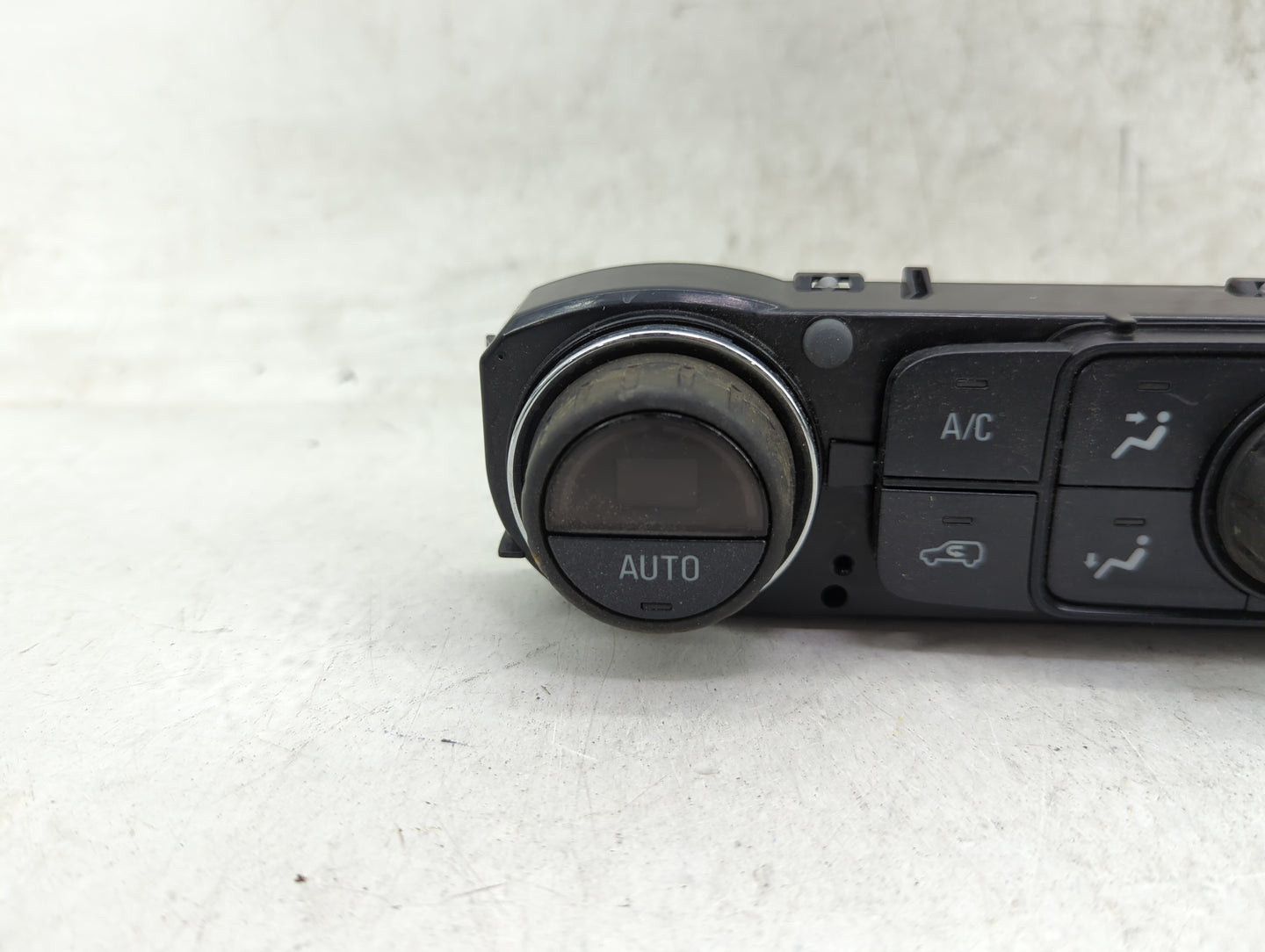2014 Chevrolet Silverado 1500 Climate Control Module Temperature AC/Heater Replacement P/N:23168157 815372982 Fits OEM Used 
