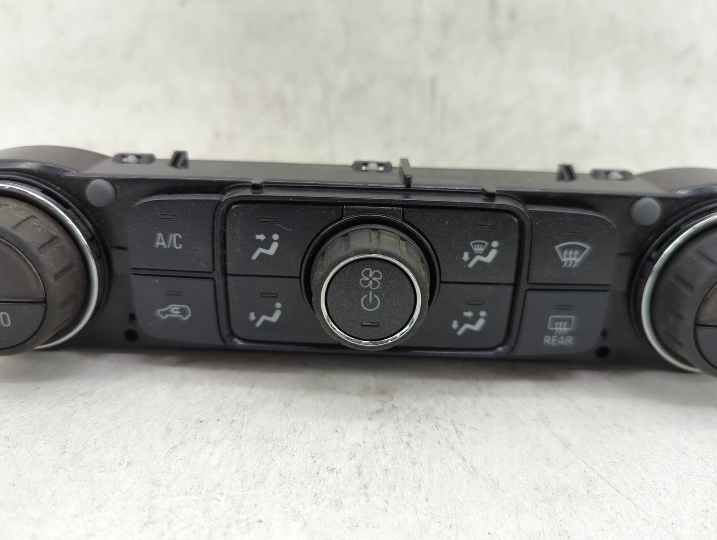 2014 Chevrolet Silverado 1500 Climate Control Module Temperature AC/Heater Replacement P/N:23168157 815372982 Fits OEM Used 