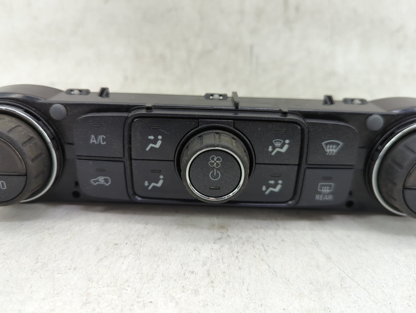 2014 Chevrolet Silverado 1500 Climate Control Module Temperature AC/Heater Replacement P/N:23168157 815372982 Fits OEM Used 