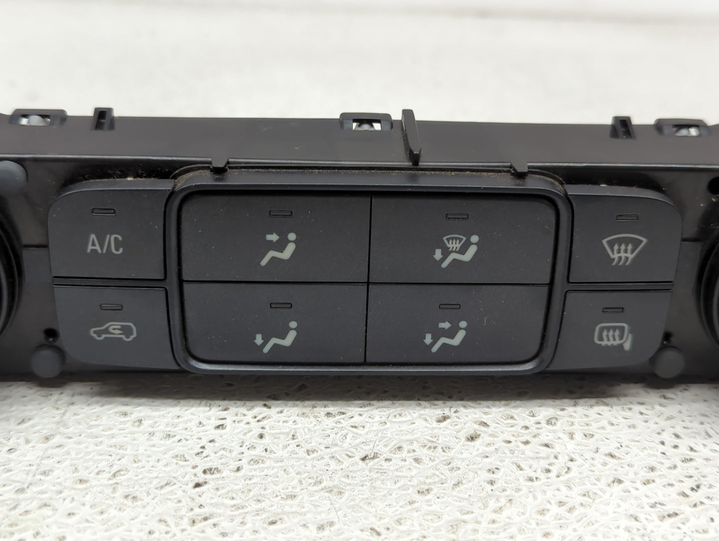 2014 Chevrolet Silverado 1500 Climate Control Module Temperature AC/Heater Replacement P/N:23168150 Fits OEM Used Auto Parts