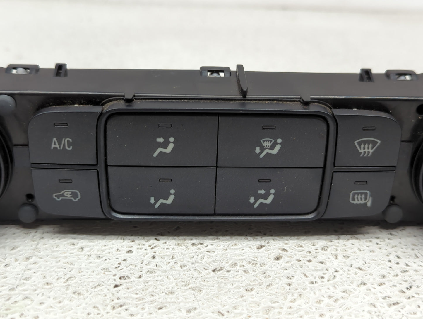 2014 Chevrolet Silverado 1500 Climate Control Module Temperature AC/Heater Replacement P/N:23168150 Fits OEM Used Auto Parts