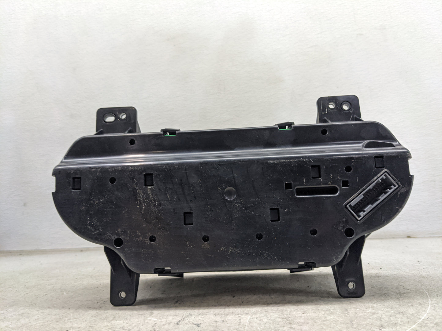 2014-2015 Chevrolet Silverado 1500 Instrument Cluster Speedometer Gauges P/N:23448517 7110500000X Miles:153K Fits OEM Used A