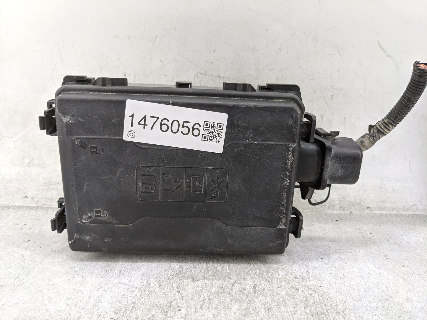 2016-2017 Chevrolet Silverado 1500 Fusebox Fuse Box Panel Relay Module P/N:23143471_02 Fits Fits 2016 2017 OEM Used Auto Par