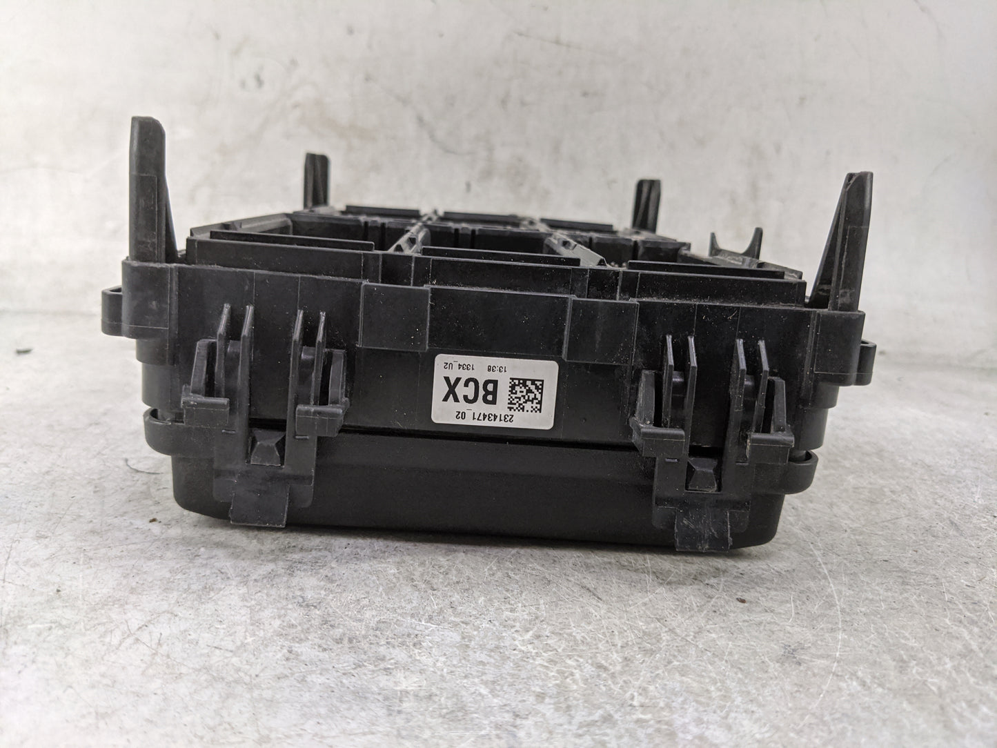 2016-2017 Chevrolet Silverado 1500 Fusebox Fuse Box Panel Relay Module P/N:23143471_02 Fits Fits 2016 2017 OEM Used Auto Par
