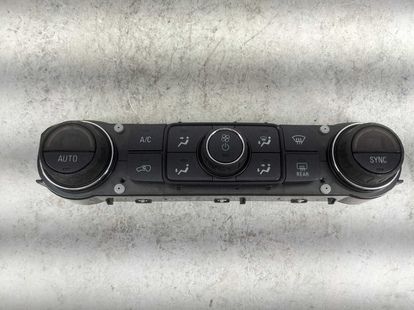 2014 Chevrolet Silverado 1500 Climate Control Module Temperature AC/Heater Replacement P/N:23486614 815372982 Fits OEM Used 
