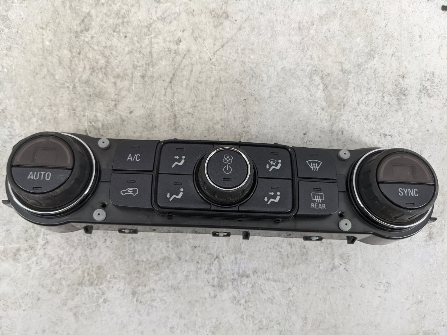 2014 Chevrolet Silverado 1500 Climate Control Module Temperature AC/Heater Replacement P/N:23486614 815372982 Fits OEM Used 