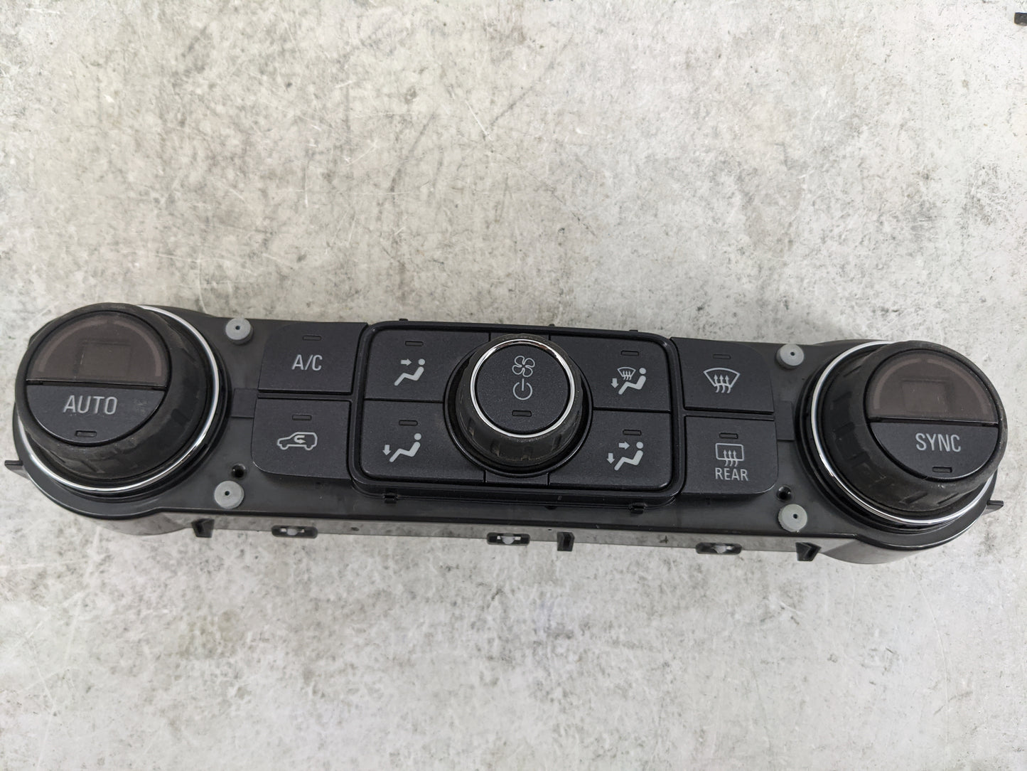 2014 Chevrolet Silverado 1500 Climate Control Module Temperature AC/Heater Replacement P/N:23486614 815372982 Fits OEM Used 
