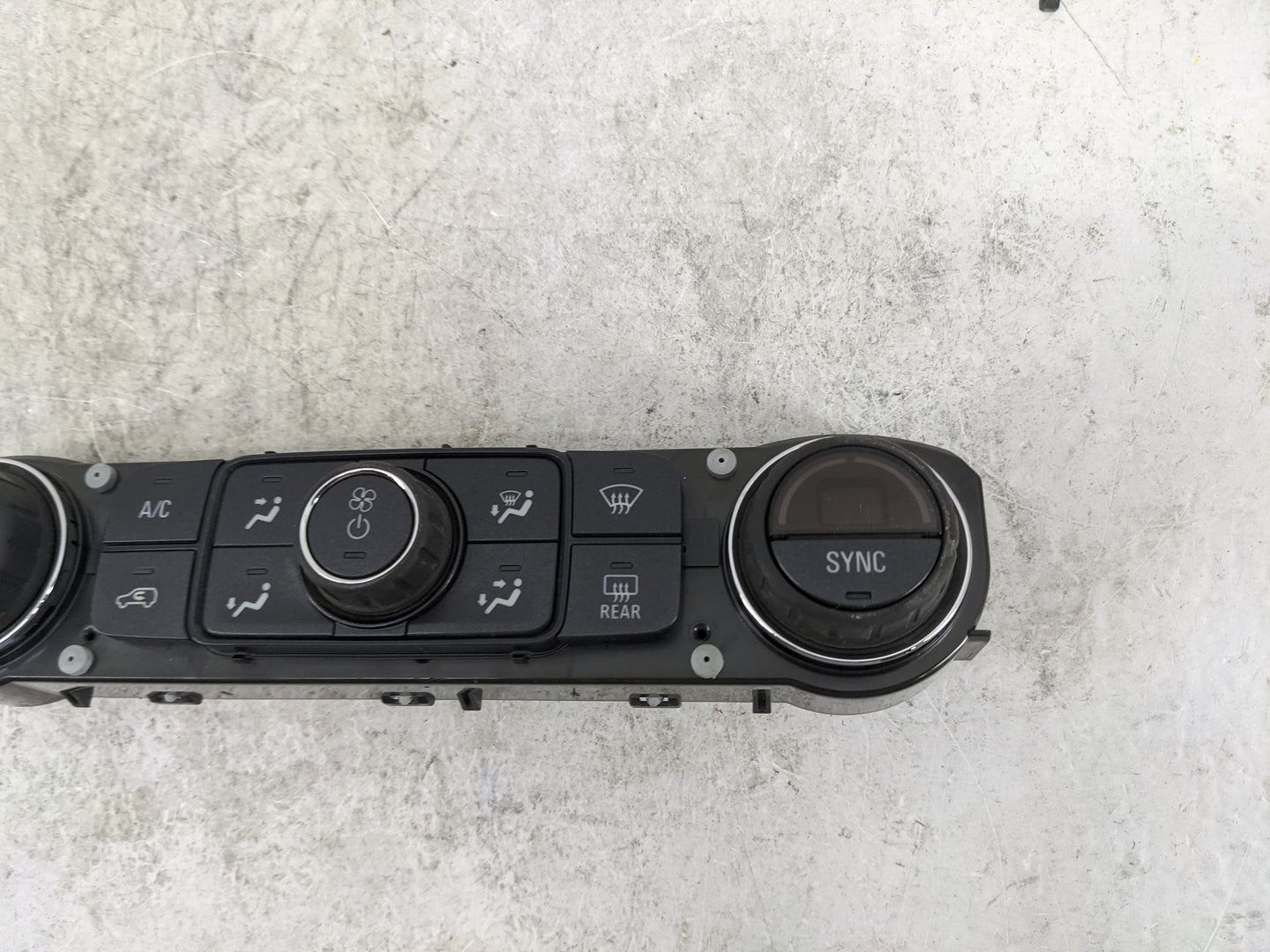2014 Chevrolet Silverado 1500 Climate Control Module Temperature AC/Heater Replacement P/N:23486614 815372982 Fits OEM Used 