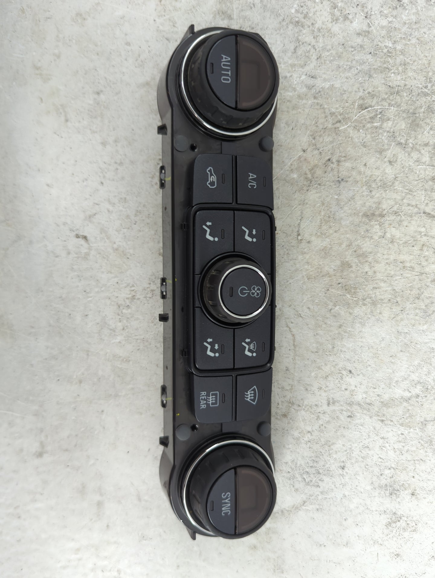 2014 Chevrolet Silverado 1500 Climate Control Module Temperature AC/Heater Replacement P/N:23269290 815972982 Fits OEM Used 