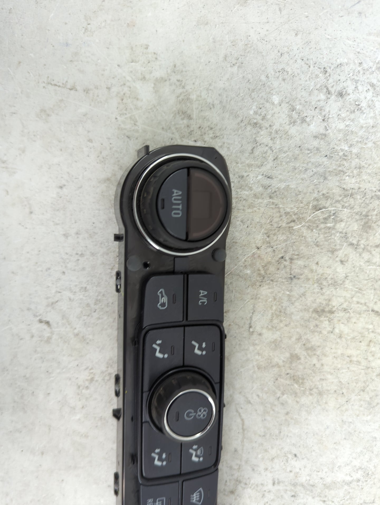 2014 Chevrolet Silverado 1500 Climate Control Module Temperature AC/Heater Replacement P/N:23269290 815972982 Fits OEM Used 