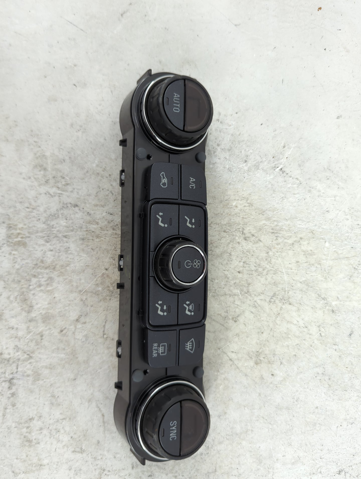 2014 Chevrolet Silverado 1500 Climate Control Module Temperature AC/Heater Replacement Fits OEM Used Auto Parts - Oemusedaut