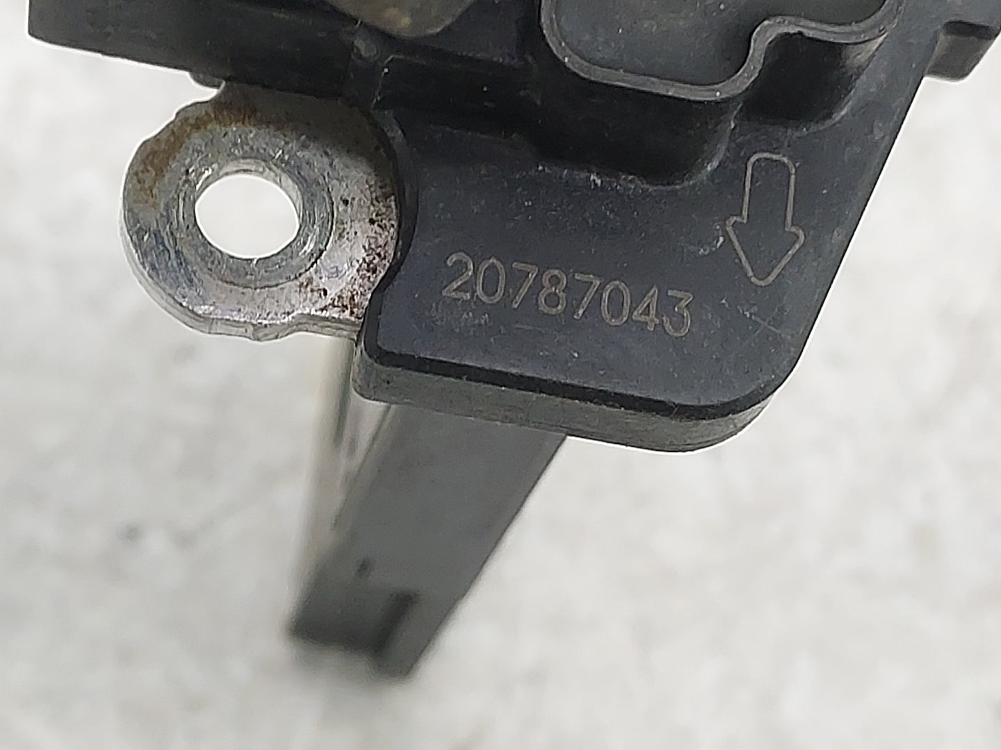 2014-2019 Chevrolet Silverado 1500 Mass Air Flow Meter Maf 1486593 - Oemusedautoparts1.com