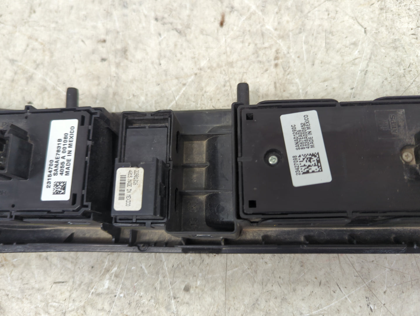 2014-2019 Chevrolet Silverado 1500 Master Power Window Switch Replacement Driver Side Left P/N:23154700 SANAE7831B Fits OEM 