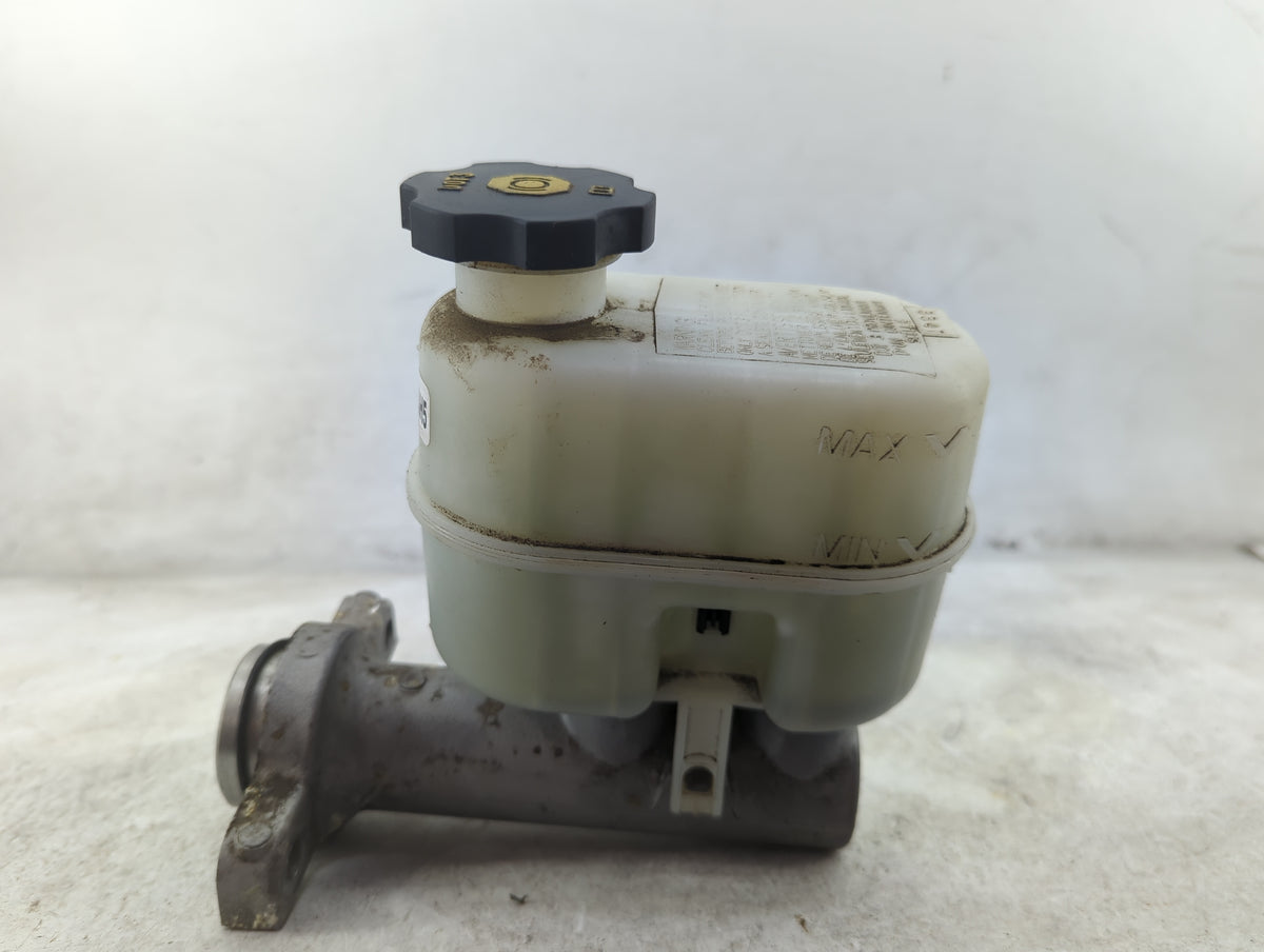 2014-2019 Chevrolet Silverado 1500 Brake Master Cylinder 1516243 - Oemusedautoparts1.com