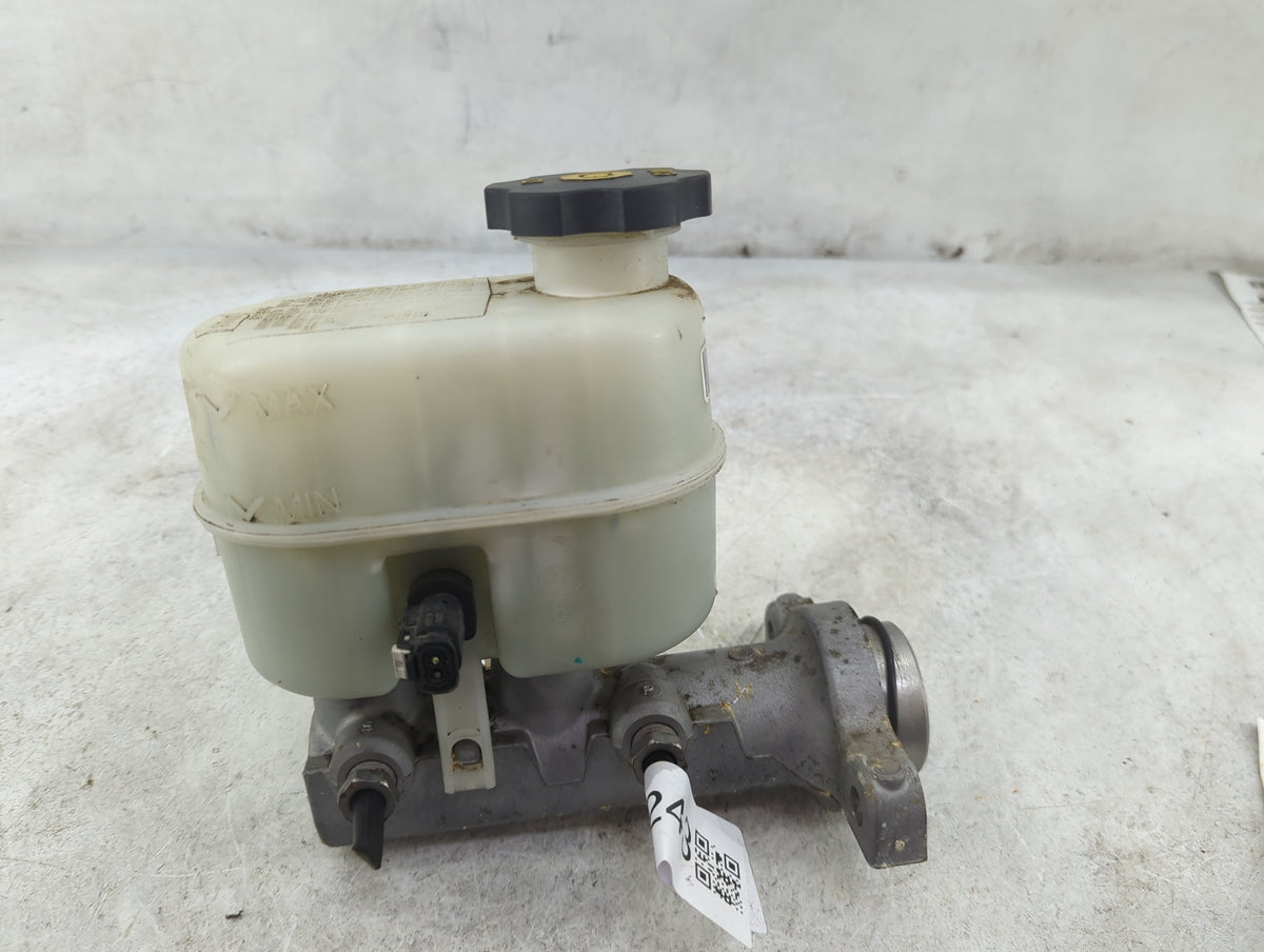 2014-2019 Chevrolet Silverado 1500 Brake Master Cylinder 1516243 - Oemusedautoparts1.com