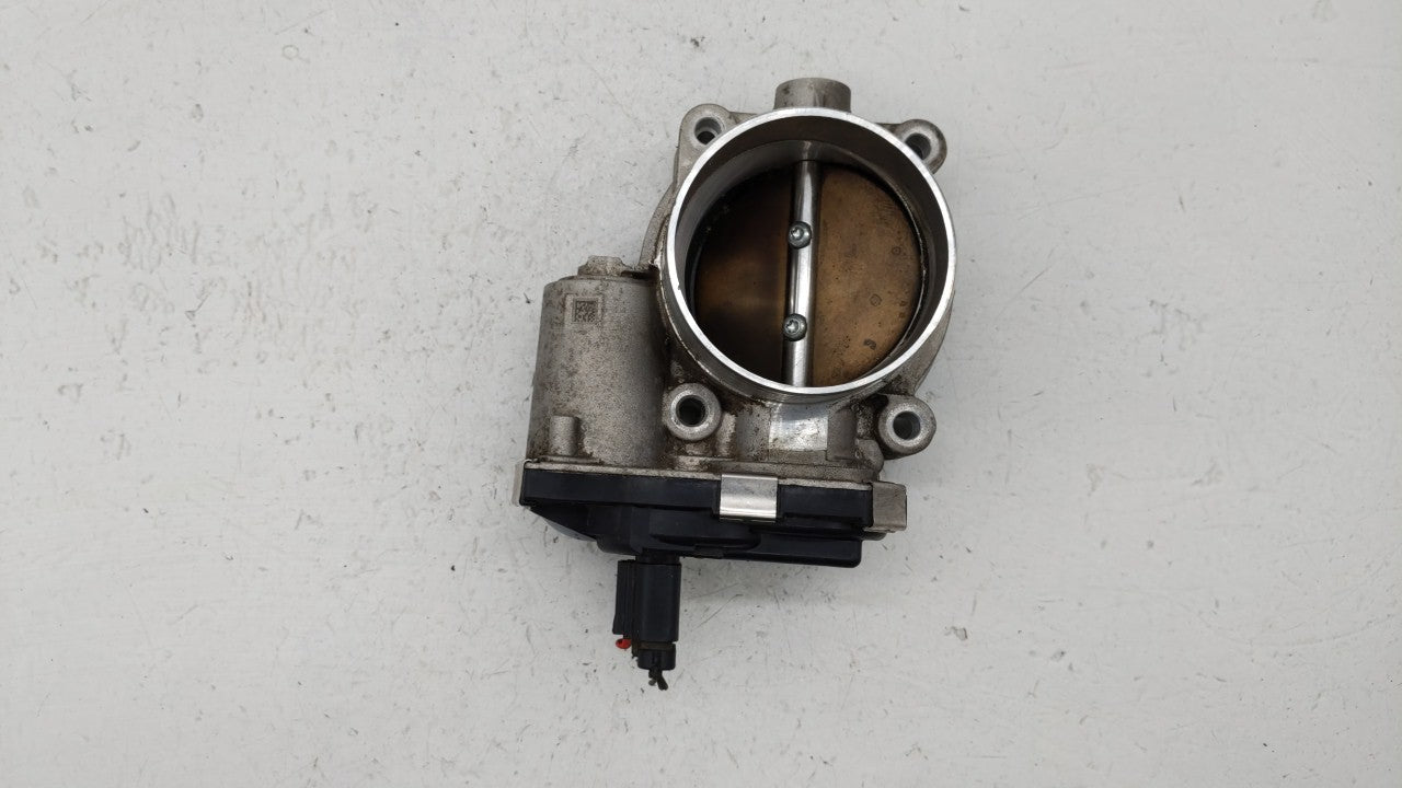 2014-2015 Chevrolet Silverado 1500 Throttle Body P/N:12632171BA Fits Fits 2014 2015 OEM Used Auto Parts - Oemusedautoparts1.