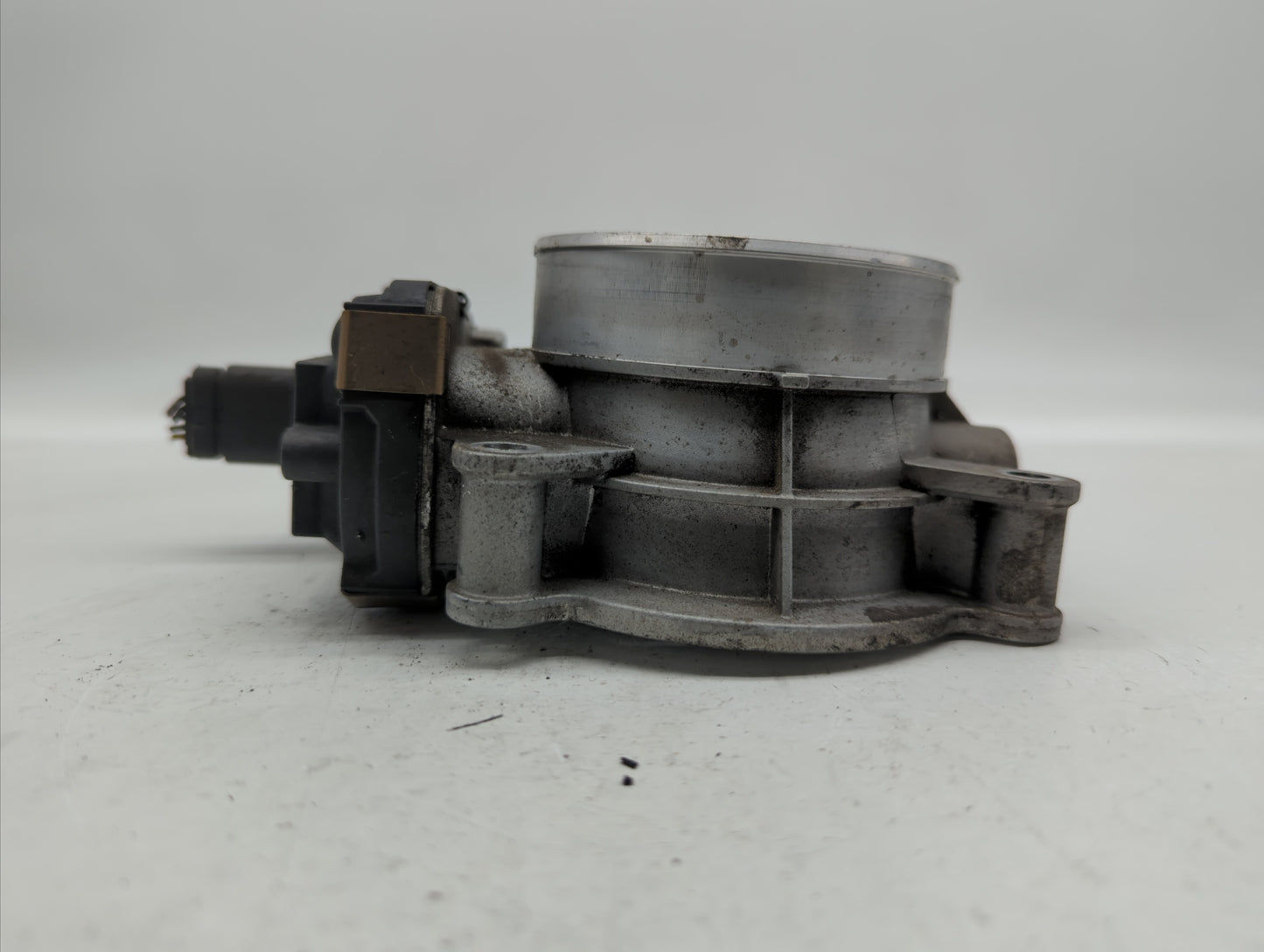 2014-2019 Chevrolet Silverado 1500 Throttle Body P/N:12678224 12617792 Fits Fits 2014 2015 2016 2017 2018 2019 OEM Used Auto