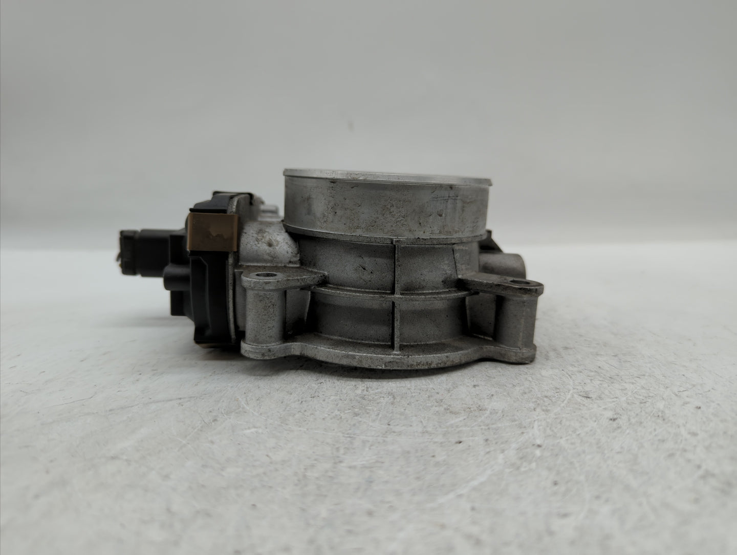 2014-2019 Chevrolet Silverado 1500 Throttle Body P/N:12678224 12617792 Fits Fits 2014 2015 2016 2017 2018 2019 OEM Used Auto