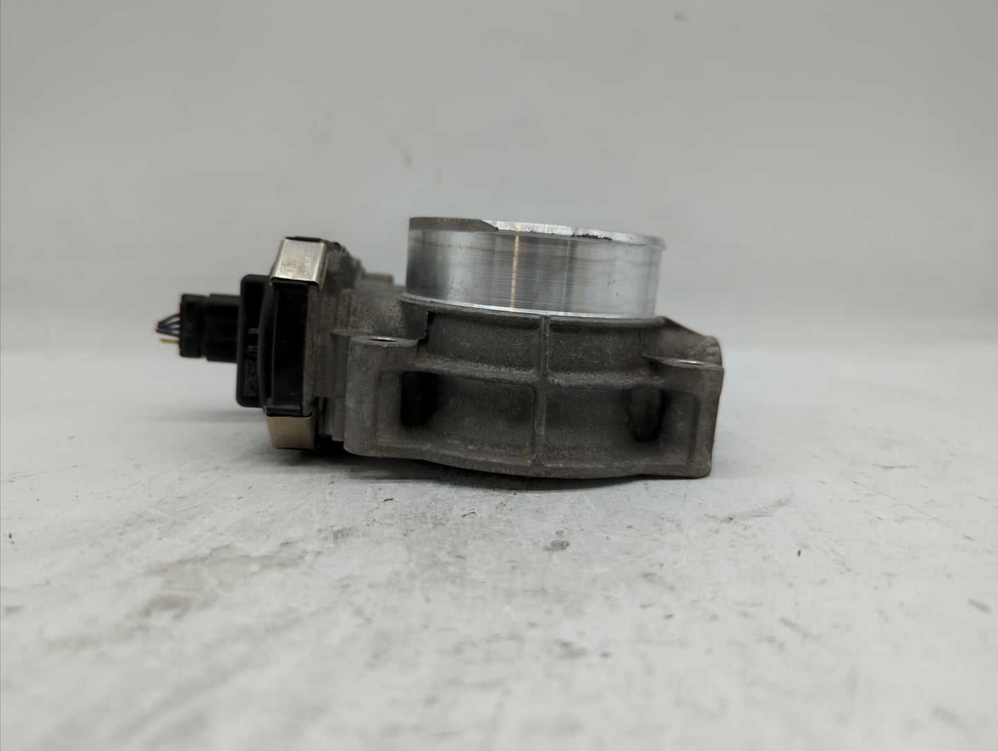 2014-2015 Chevrolet Silverado 1500 Throttle Body P/N:12632171BA Fits Fits 2014 2015 OEM Used Auto Parts - Oemusedautoparts1.