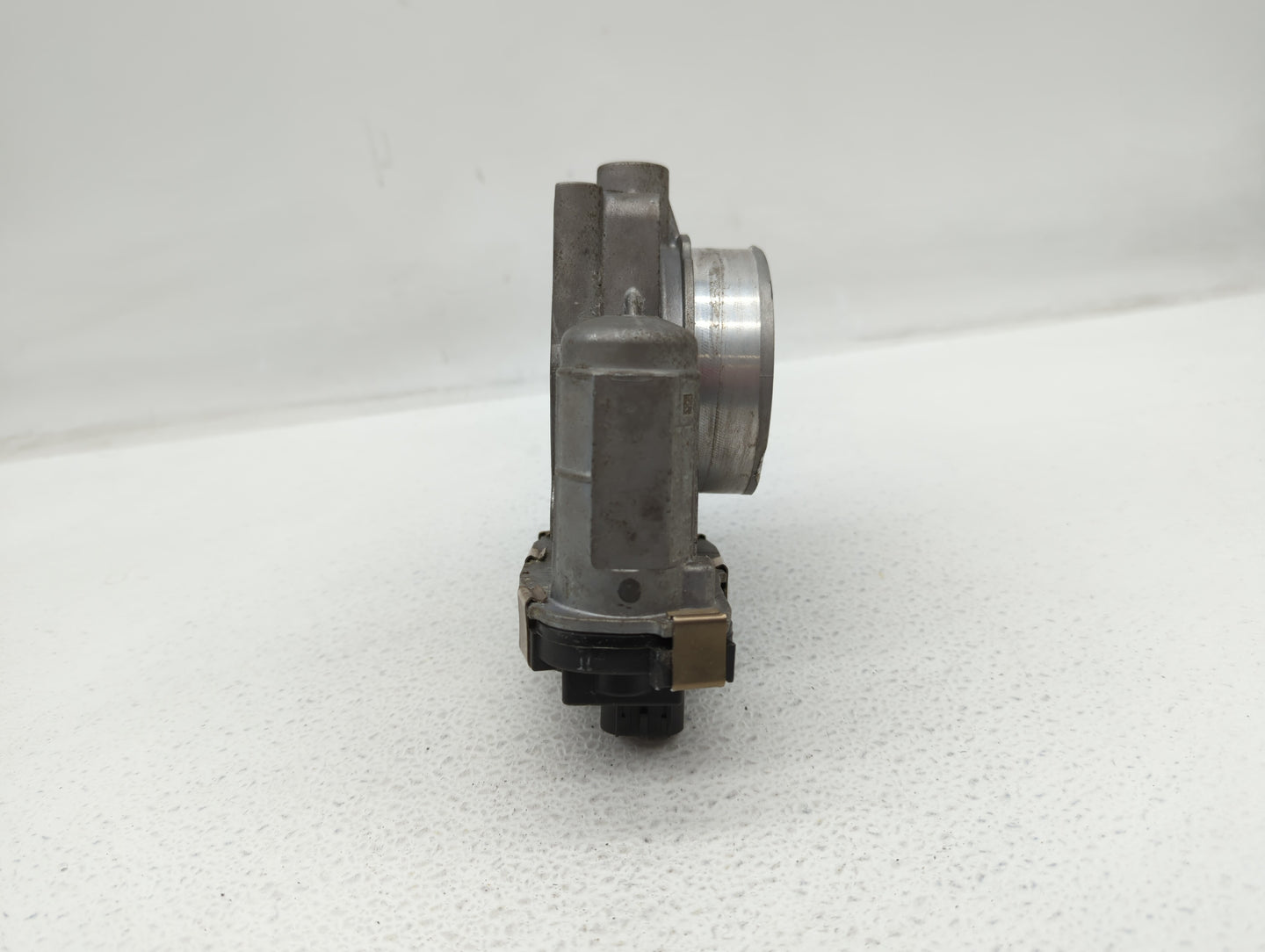 2014-2015 Chevrolet Silverado 1500 Throttle Body P/N:RME72-2B 12632171BA Fits Fits 2014 2015 OEM Used Auto Parts - Oemusedau