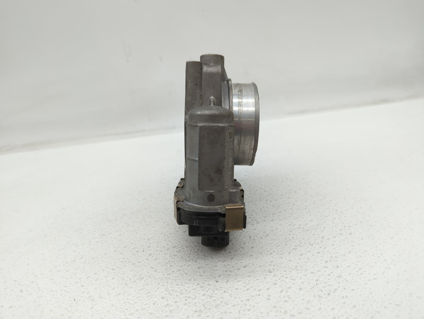 2014-2015 Chevrolet Silverado 1500 Throttle Body P/N:RME72-2B 12632171BA Fits Fits 2014 2015 OEM Used Auto Parts - Oemusedau