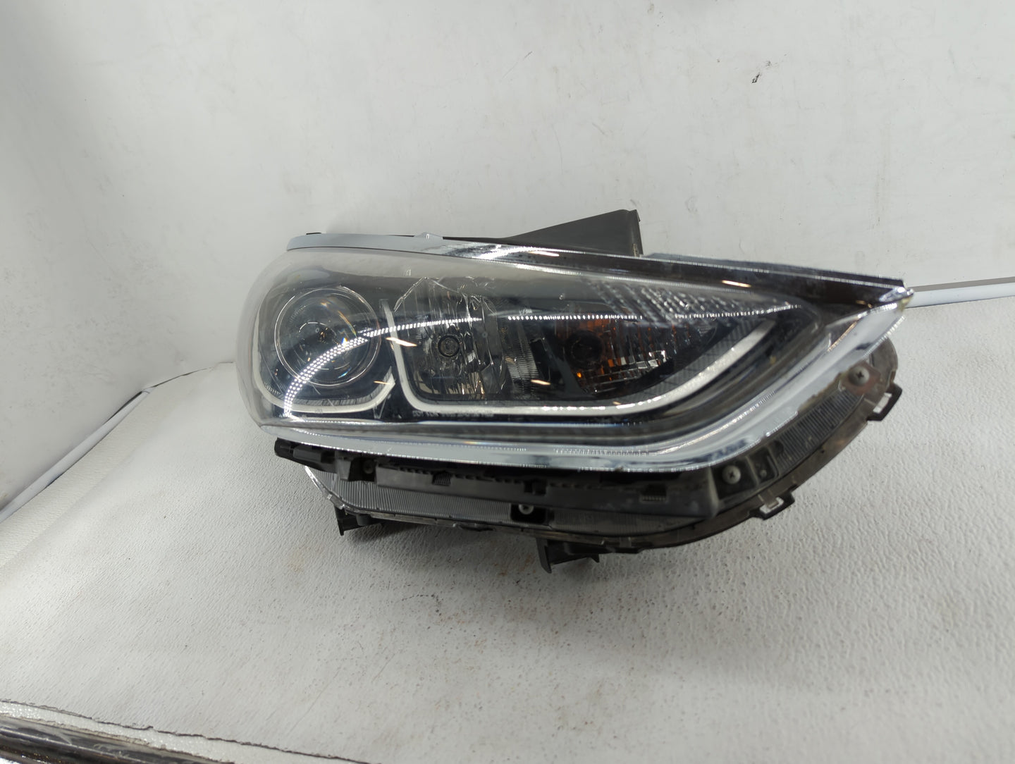2014 Silverado 1500 Passenger Right Oem Head Light Headlight Lamp - Oemusedautoparts1.com
