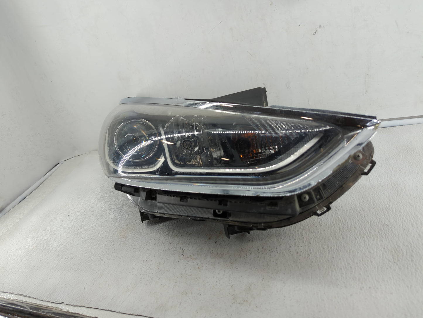 2014 Silverado 1500 Passenger Right Oem Head Light Headlight Lamp - Oemusedautoparts1.com