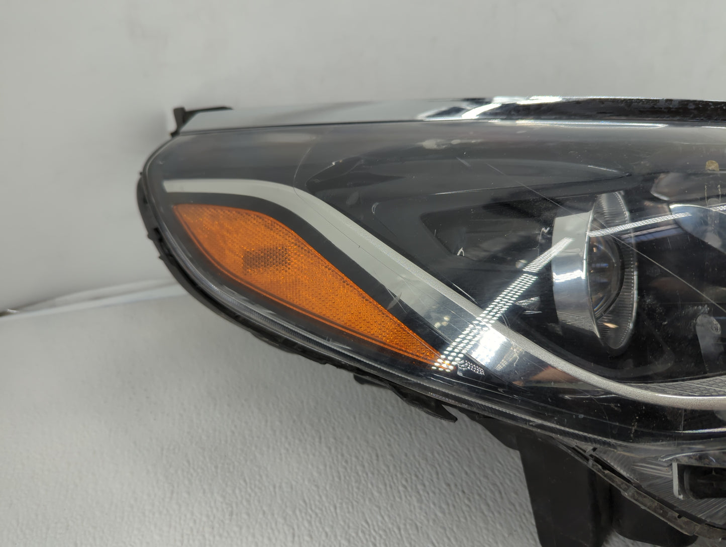 2014 Silverado 1500 Passenger Right Oem Head Light Headlight Lamp - Oemusedautoparts1.com