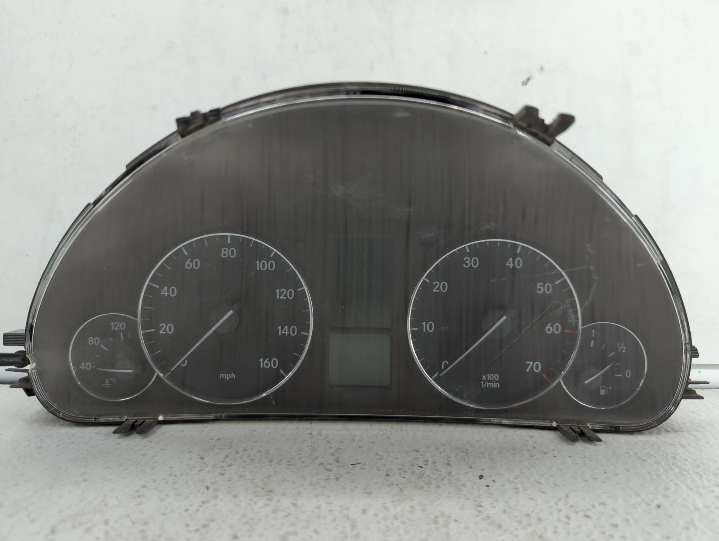 2014 Chevrolet Silverado 1500 Instrument Cluster Speedometer Gauges P/N:A2035404747 Fits OEM Used Auto Parts - Oemusedautopa