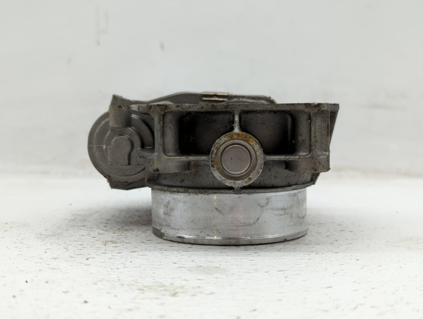 2014-2015 Chevrolet Silverado 1500 Throttle Body P/N:RME72-2B 12632171BA Fits Fits 2014 2015 OEM Used Auto Parts - Oemusedau