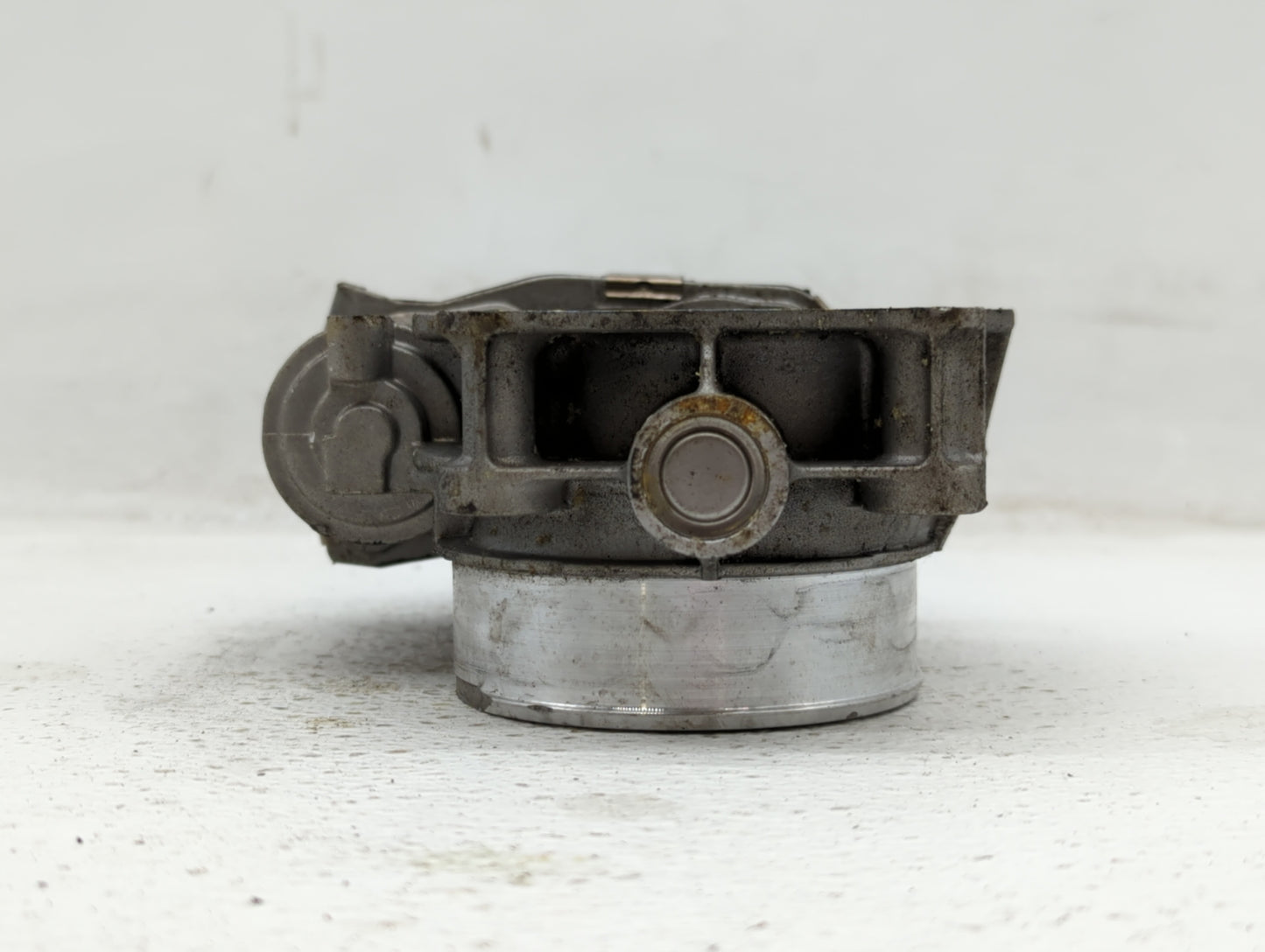 2014-2015 Chevrolet Silverado 1500 Throttle Body P/N:RME72-2B 12632171BA Fits Fits 2014 2015 OEM Used Auto Parts - Oemusedau