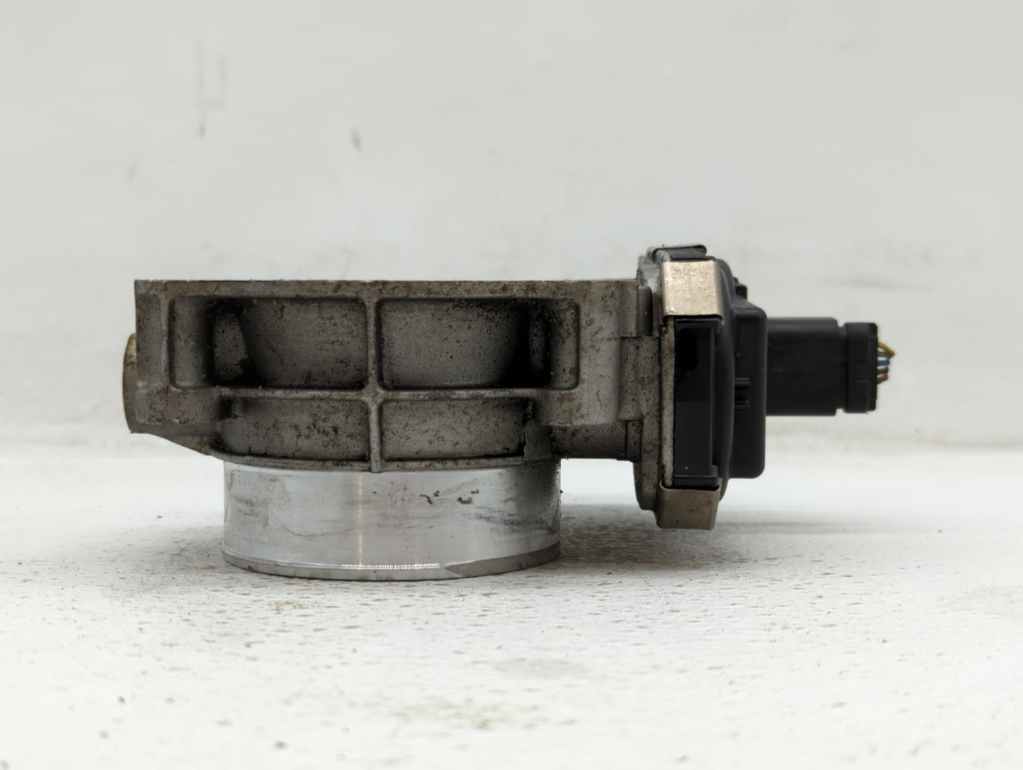 2014-2015 Chevrolet Silverado 1500 Throttle Body P/N:RME72-2B 12632171BA Fits Fits 2014 2015 OEM Used Auto Parts - Oemusedau