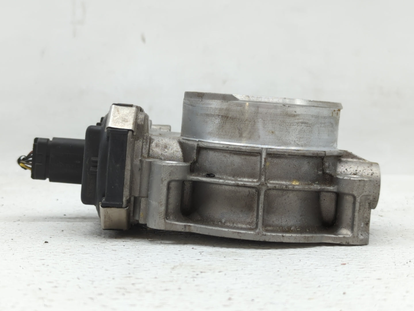 2014-2015 Chevrolet Silverado 1500 Throttle Body P/N:RME72-2B 12632171BA Fits Fits 2014 2015 OEM Used Auto Parts - Oemusedau