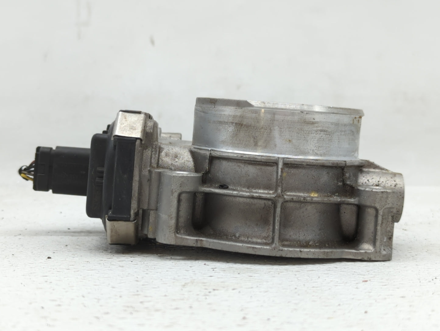 2014-2015 Chevrolet Silverado 1500 Throttle Body P/N:RME72-2B 12632171BA Fits Fits 2014 2015 OEM Used Auto Parts - Oemusedau