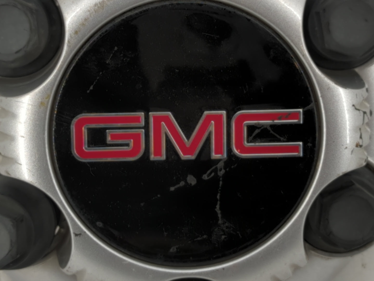 2014 Chevrolet Silverado 1500 Rim Wheel Center Cap Silver - Oemusedautoparts1.com