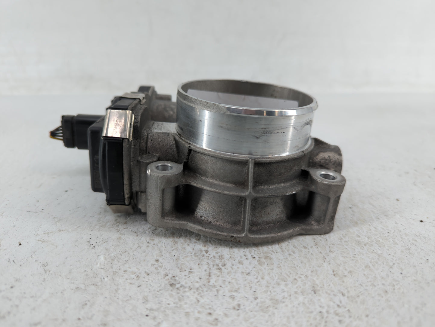 2014-2015 Chevrolet Silverado 1500 Throttle Body P/N:12632171BA Fits Fits 2014 2015 OEM Used Auto Parts - Oemusedautoparts1.
