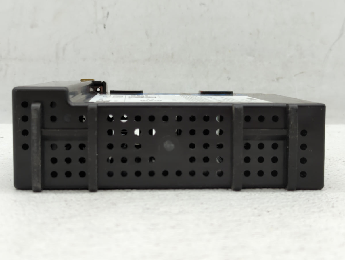 2014 Chevrolet Silverado 1500 Radio AM FM Cd Player Receiver Replacement P/N:13592804 Fits Fits 2013 2015 OEM Used Auto Part