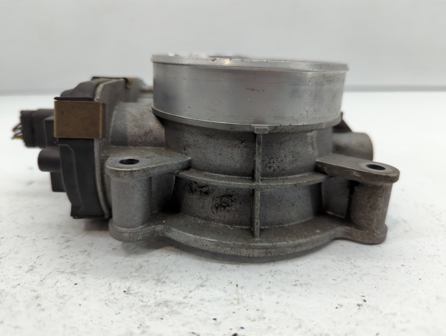 2014-2022 Chevrolet Silverado 1500 Throttle Body P/N:12617792 Fits Fits 2014 2015 2016 2017 2018 2019 2020 2021 2022 OEM Use